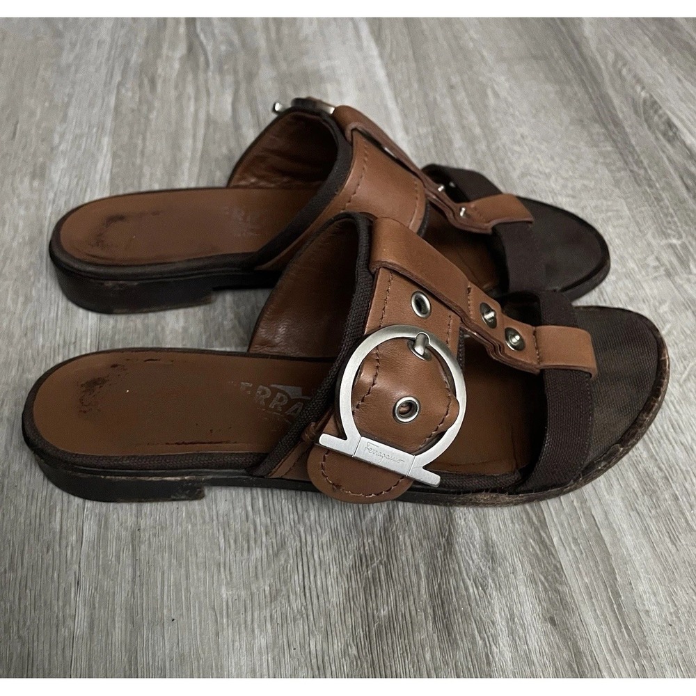Salvatore Ferragamo Women's Rikis Gancini‎ Thong Sandals Brown Size 6
